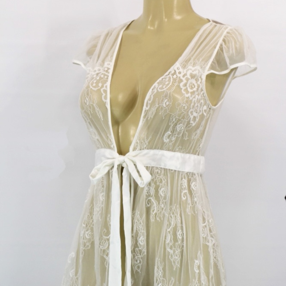 NWT VICTORIA'S SECRET BRIDAL BABYDOLL KIMONO/ROBE